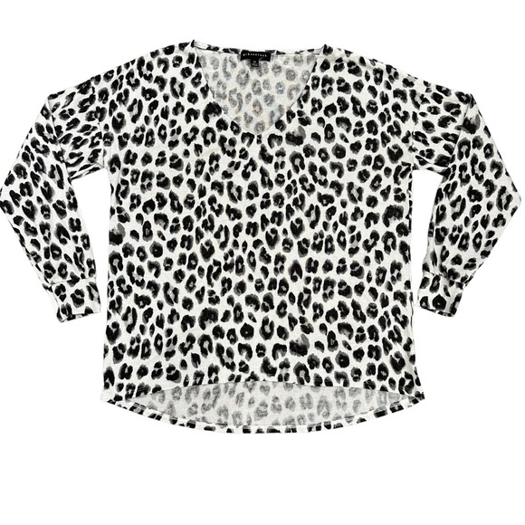 EUC - Gibsonlook Snow Leopard Fleece Top - Picture 2 of 8